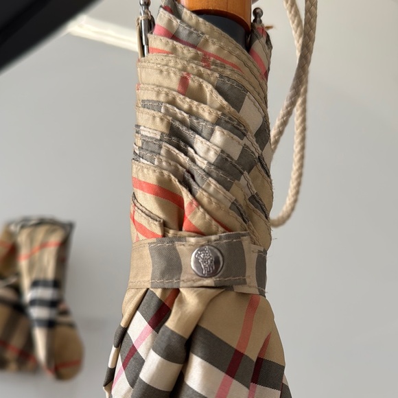 Burberry Beige and Black Check Umbrella - Picture 3 of 11